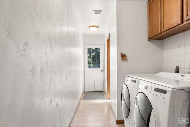 24301 Silver Creek Way, Tehachapi, CA 93561