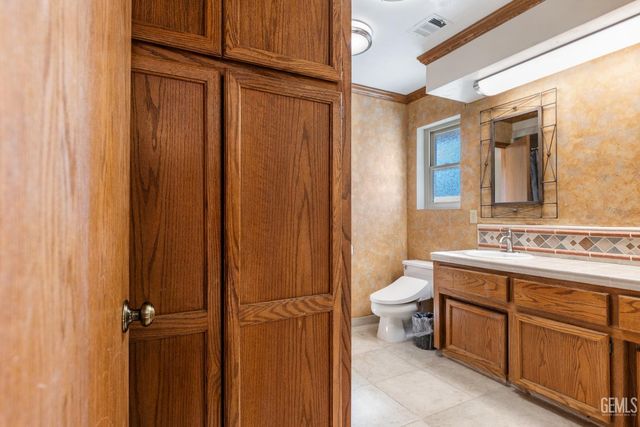 24301 Silver Creek Way, Tehachapi, CA 93561