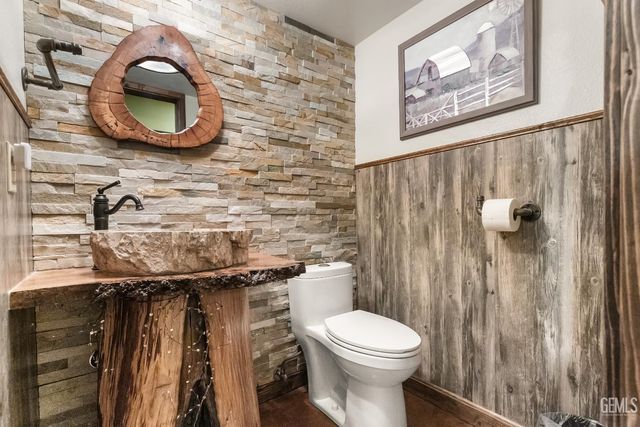 24301 Silver Creek Way, Tehachapi, CA 93561