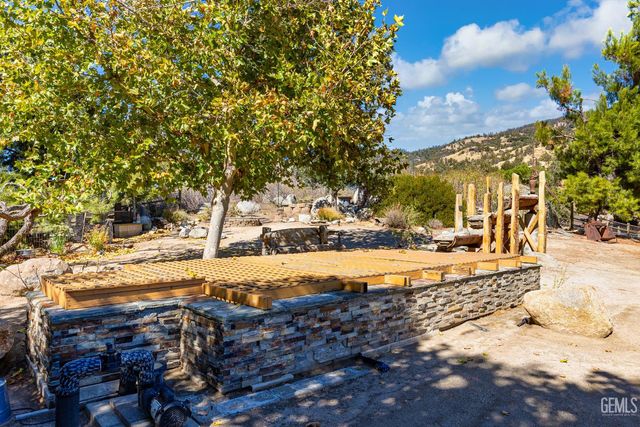 24301 Silver Creek Way, Tehachapi, CA 93561