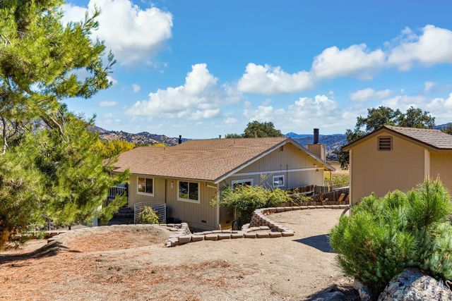 24301 Silver Creek Way, Tehachapi, CA 93561