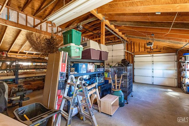 24301 Silver Creek Way, Tehachapi, CA 93561