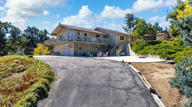 24301 Silver Creek Way, Tehachapi, CA 93561