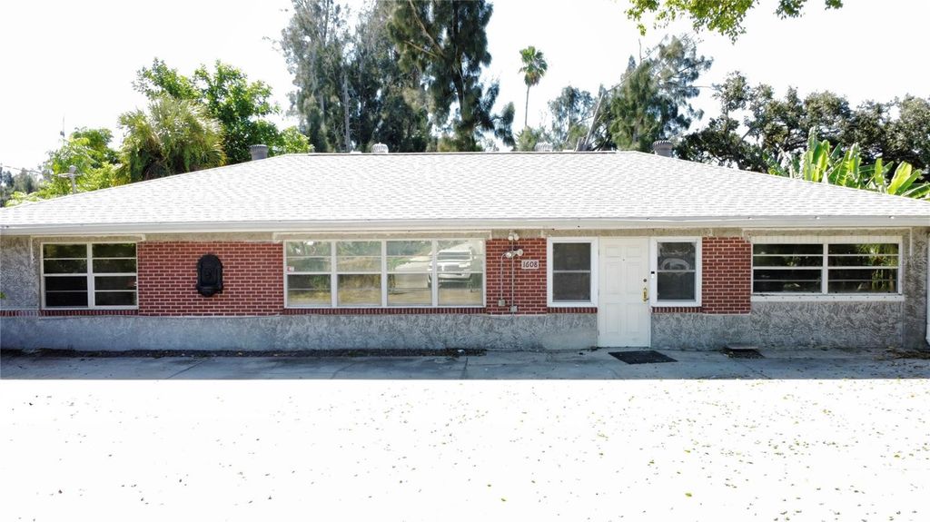 1608 55TH AVENUE W, Bradenton, FL 34207