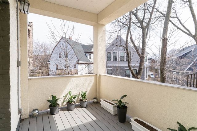 17 Radcliffe Rd 10, Boston, MA 02134