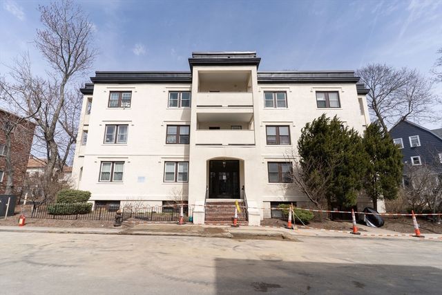 17 Radcliffe Rd 10, Boston, MA 02134