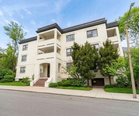 17 Radcliffe Rd 10, Boston, MA 02134