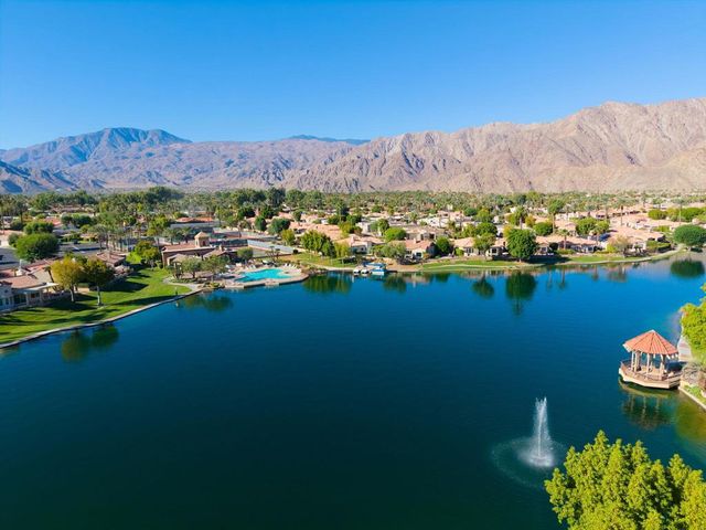 48110 Via Hermosa, La Quinta, CA 92253