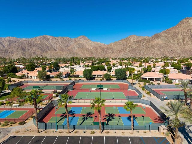 48110 Via Hermosa, La Quinta, CA 92253