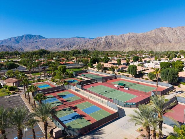48110 Via Hermosa, La Quinta, CA 92253