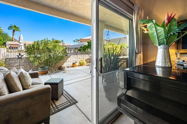 48110 Via Hermosa, La Quinta, CA 92253