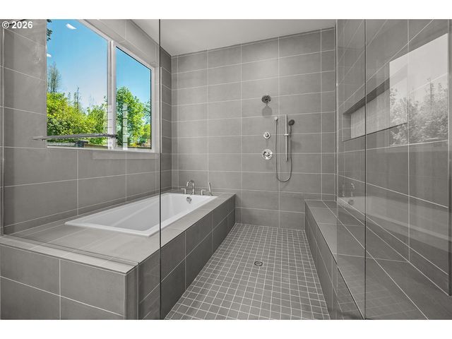 15011 Nw 11TH Pl, Vancouver, WA 98685