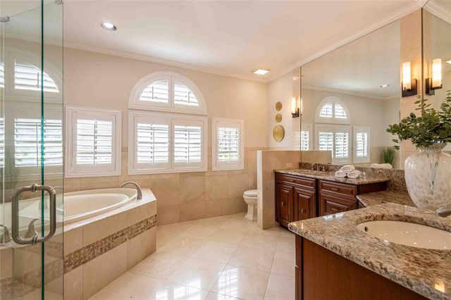 18724 WIMBLEDON CIRCLE, Lutz, FL 33558