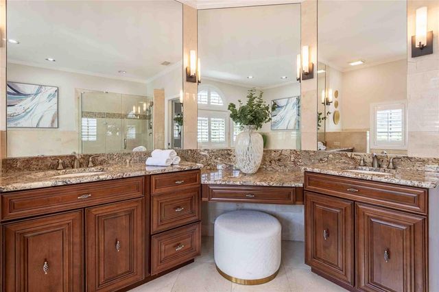 18724 WIMBLEDON CIRCLE, Lutz, FL 33558