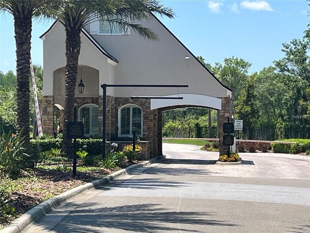 18724 WIMBLEDON CIRCLE, Lutz, FL 33558