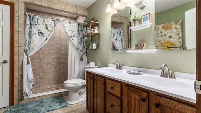 5465 Airwood Drive, Zanesville, OH 43701