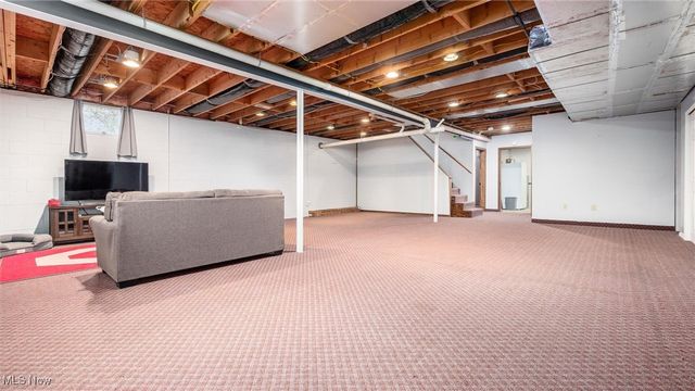 5465 Airwood Drive, Zanesville, OH 43701