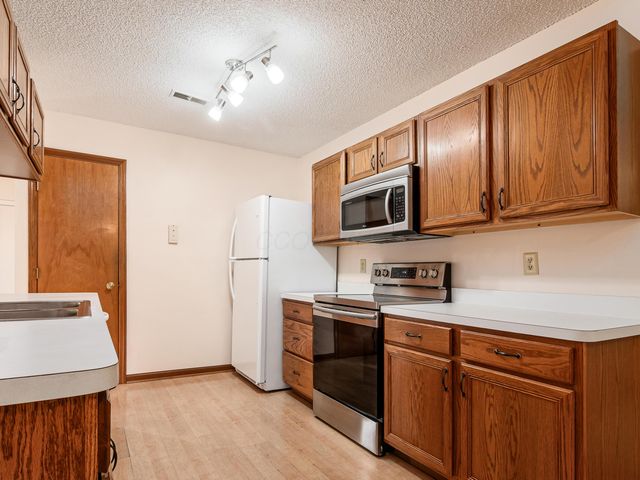 488 Three Oaks Court, Columbus, OH 43230