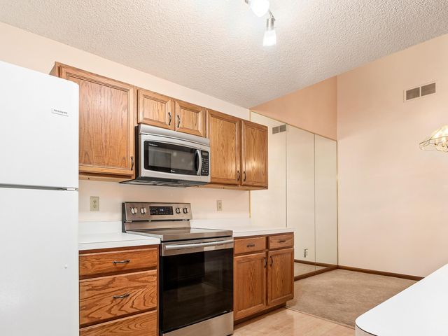 488 Three Oaks Court, Columbus, OH 43230