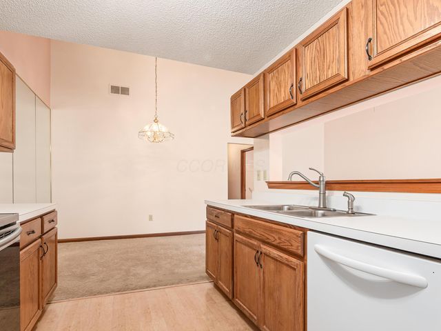 488 Three Oaks Court, Columbus, OH 43230