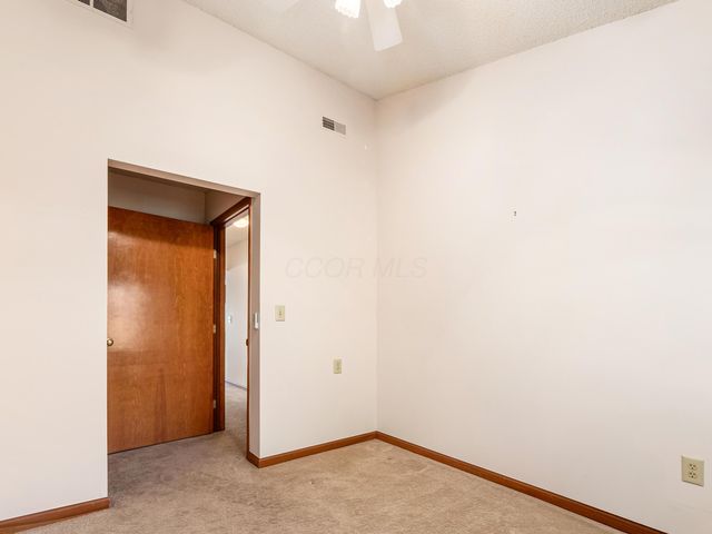 488 Three Oaks Court, Columbus, OH 43230