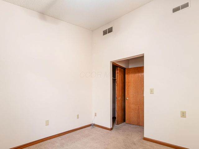 488 Three Oaks Court, Columbus, OH 43230