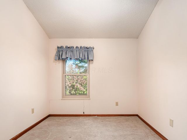 488 Three Oaks Court, Columbus, OH 43230