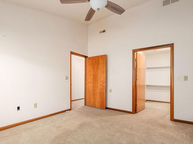 488 Three Oaks Court, Columbus, OH 43230