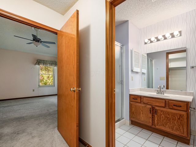 488 Three Oaks Court, Columbus, OH 43230