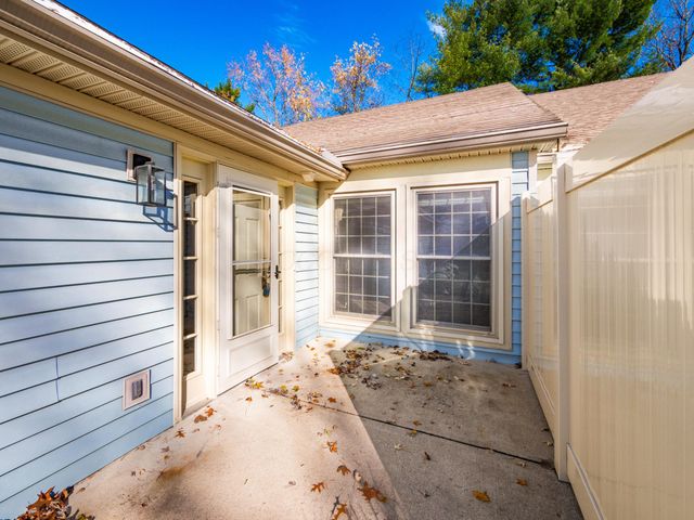 488 Three Oaks Court, Columbus, OH 43230