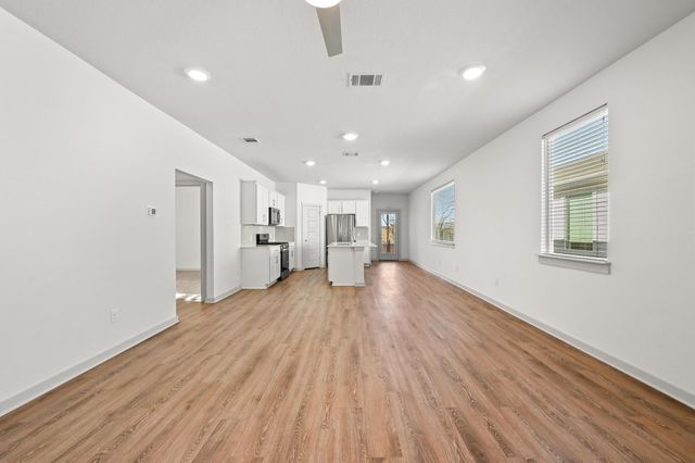 407 Wilshire RD, San Marcos, TX 78666