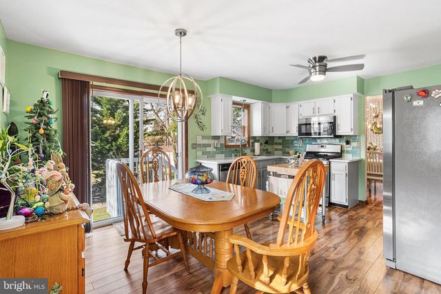 16 LINCOLN AVE, Sicklerville, NJ 08081