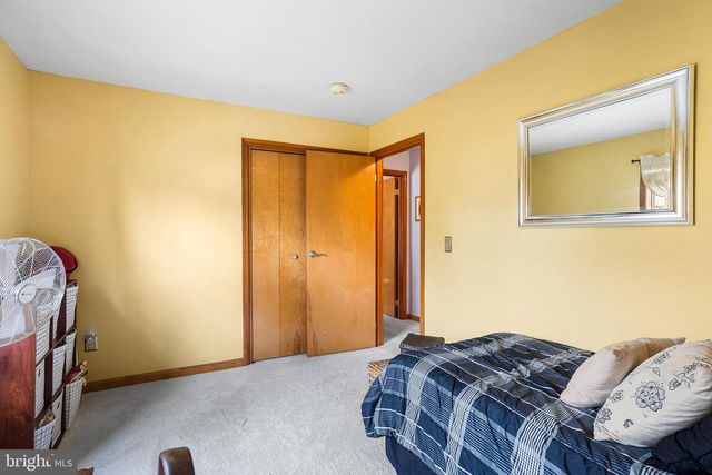 16 LINCOLN AVE, Sicklerville, NJ 08081