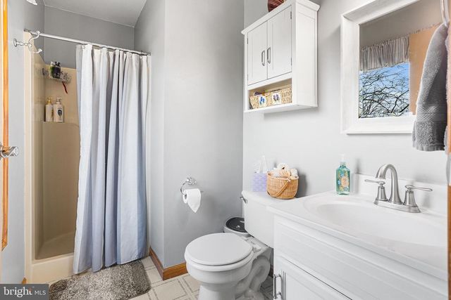 16 LINCOLN AVE, Sicklerville, NJ 08081