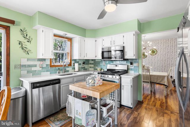 16 LINCOLN AVE, Sicklerville, NJ 08081