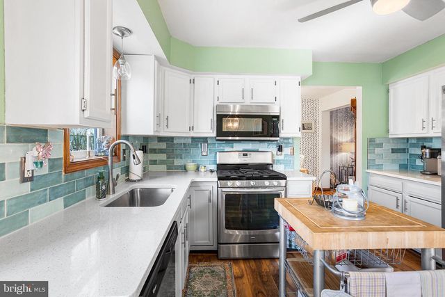 16 LINCOLN AVE, Sicklerville, NJ 08081