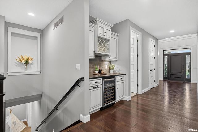 4136 Muirfield Court, Bettendorf, IA 52722