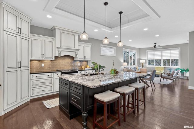 4136 Muirfield Court, Bettendorf, IA 52722