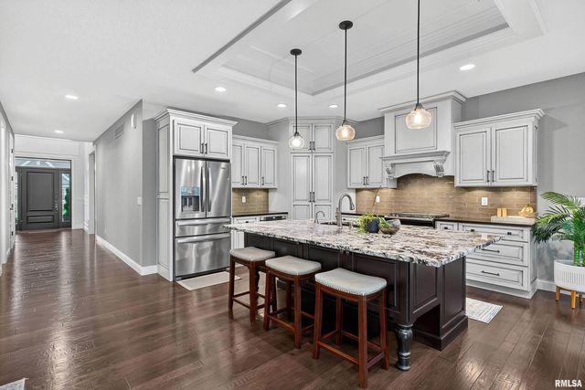 4136 Muirfield Court, Bettendorf, IA 52722