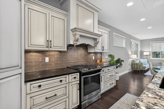 4136 Muirfield Court, Bettendorf, IA 52722