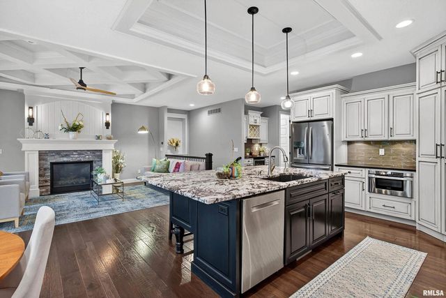 4136 Muirfield Court, Bettendorf, IA 52722