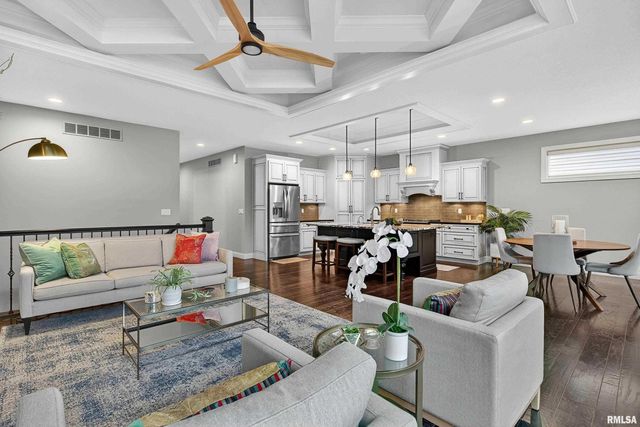 4136 Muirfield Court, Bettendorf, IA 52722