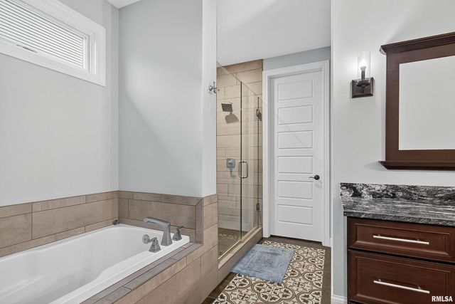 4136 Muirfield Court, Bettendorf, IA 52722