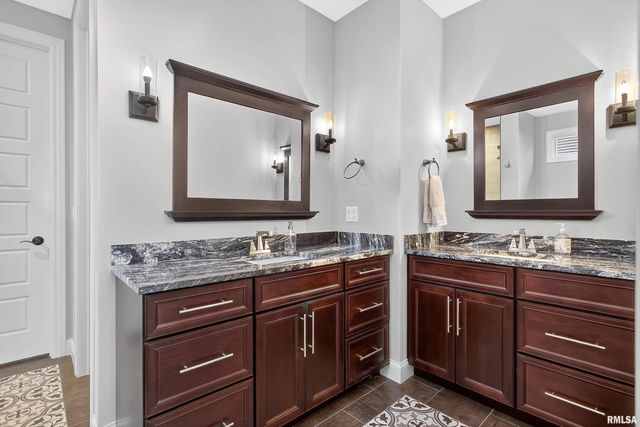 4136 Muirfield Court, Bettendorf, IA 52722