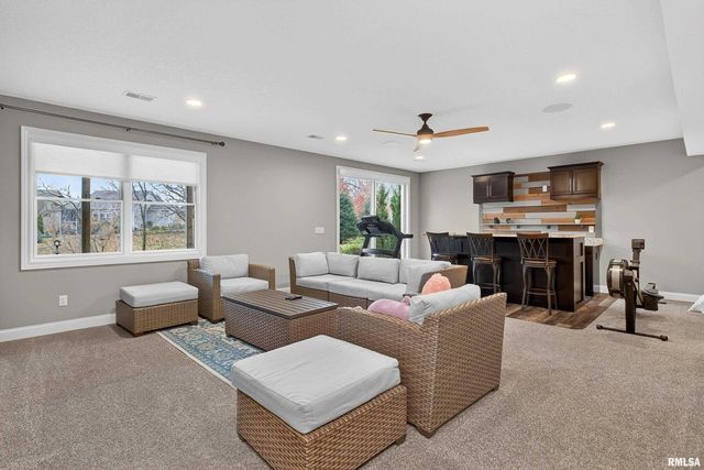 4136 Muirfield Court, Bettendorf, IA 52722