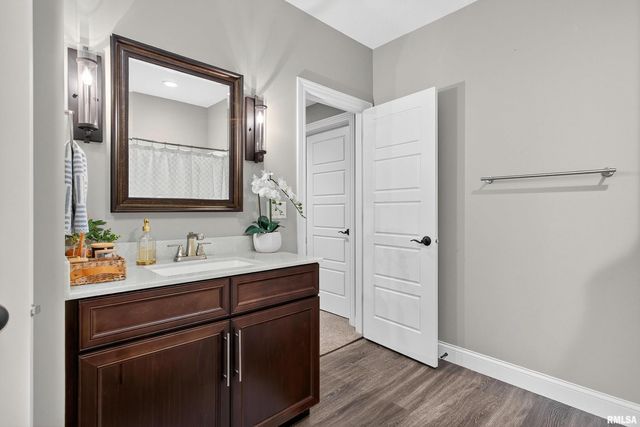 4136 Muirfield Court, Bettendorf, IA 52722