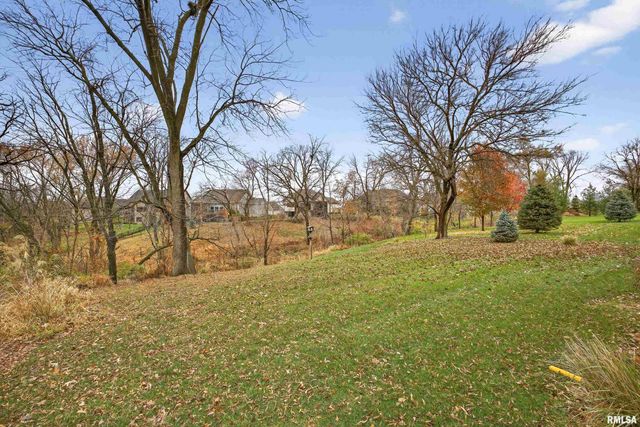 4136 Muirfield Court, Bettendorf, IA 52722