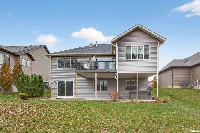 4136 Muirfield Court, Bettendorf, IA 52722