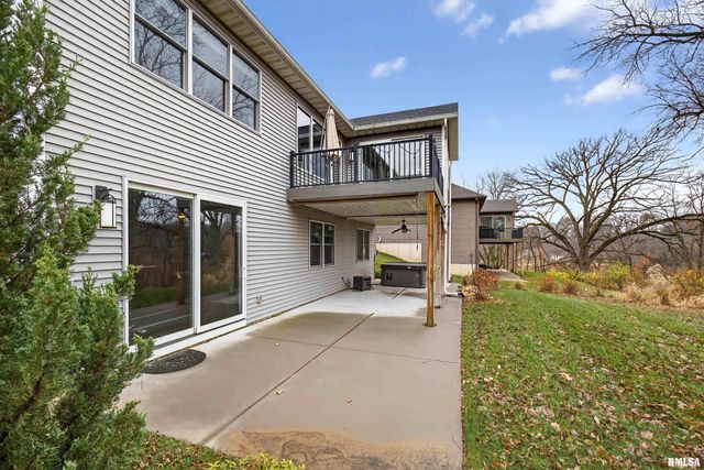 4136 Muirfield Court, Bettendorf, IA 52722