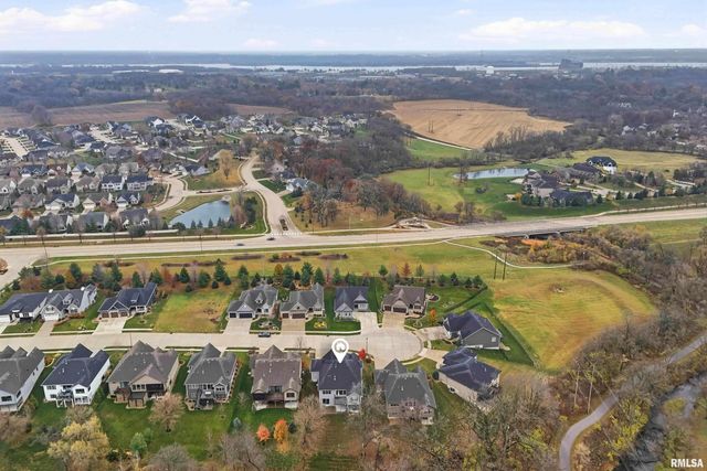 4136 Muirfield Court, Bettendorf, IA 52722